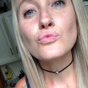 Meet your Posher, Courtney